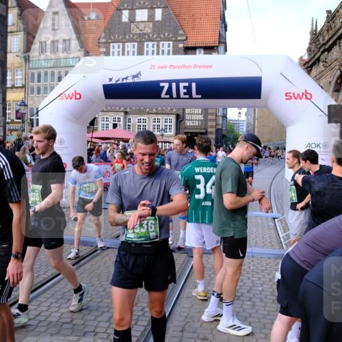 13.09.2026 - 21. swb-Marathon Bremen Tim E. http://msf.ph/oto/10380320 13.09.2026 13:16:08 Ziel 145, 982, 1033, 1955, 2733, 3119, 3149, 3422, 3536, 3689, 3836, 3991, 4573, 4823, 5430, 5474, 5533, 5588, 5913, 6481, 6515, 7307, 7413, 9122, 9278, 13149, 13249 meine-sportfotos.de