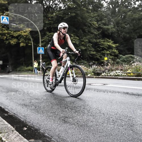 13.09.2026 - Stadtparktriathlon H.Heesch http://msf.ph/oto/10380349 13.09.2026 10:20:13 Radfahren 415, 432 meine-sportfotos.de
