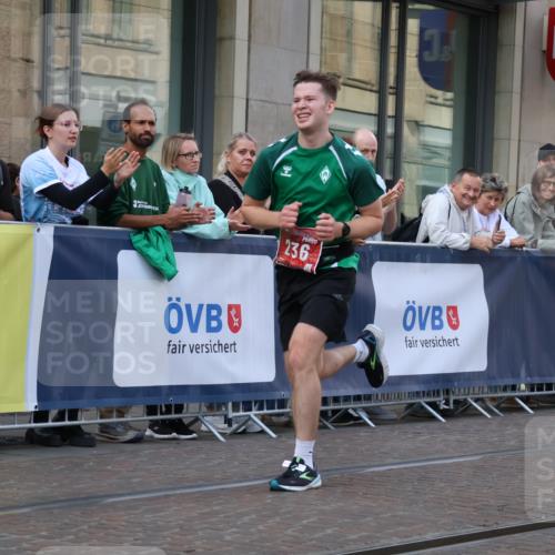 13.09.2026 - 21. swb-Marathon Bremen Strokosch-Dieckow http://msf.ph/oto/10380430 13.09.2026 12:43:02 Ziel 236 meine-sportfotos.de