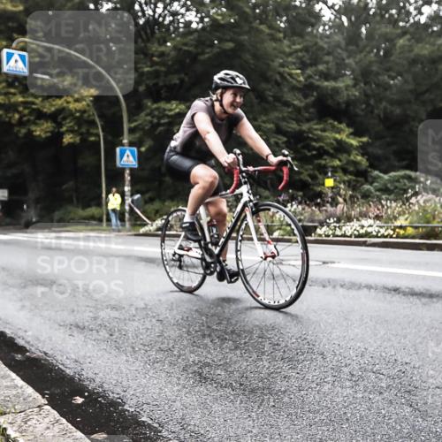 13.09.2026 - Stadtparktriathlon H.Heesch http://msf.ph/oto/10380431 13.09.2026 10:20:33 Radfahren 334, 335, 381, 452 meine-sportfotos.de