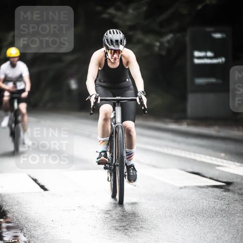 13.09.2026 - Stadtparktriathlon H.Heesch http://msf.ph/oto/10380467 13.09.2026 12:25:26 Radfahren 978, 1048, 1139 meine-sportfotos.de