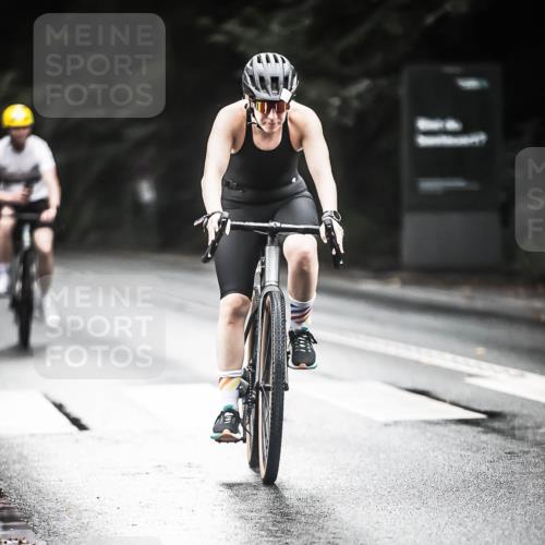 13.09.2026 - Stadtparktriathlon H.Heesch http://msf.ph/oto/10380474 13.09.2026 12:25:26 Radfahren 978, 1048, 1139 meine-sportfotos.de