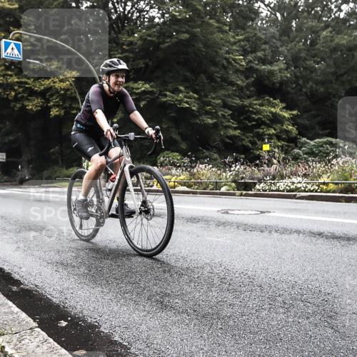 13.09.2026 - Stadtparktriathlon H.Heesch http://msf.ph/oto/10380475 13.09.2026 10:20:56 Radfahren 354, 357, 428, 429 meine-sportfotos.de