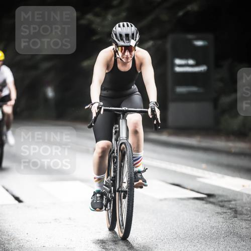 13.09.2026 - Stadtparktriathlon H.Heesch http://msf.ph/oto/10380478 13.09.2026 12:25:26 Radfahren 978, 1048, 1139 meine-sportfotos.de