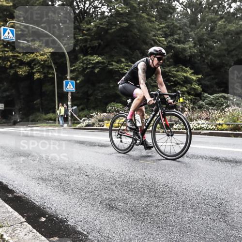 13.09.2026 - Stadtparktriathlon H.Heesch http://msf.ph/oto/10380481 13.09.2026 10:20:59 Radfahren 354, 357, 386, 428 meine-sportfotos.de