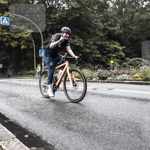 13.09.2026 - Stadtparktriathlon H.Heesch http://msf.ph/oto/10380499 13.09.2026 10:21:04 Radfahren 298, 324, 386 meine-sportfotos.de