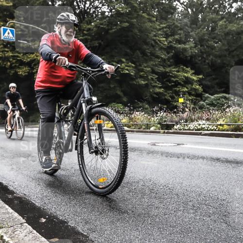 13.09.2026 - Stadtparktriathlon H.Heesch http://msf.ph/oto/10380504 13.09.2026 10:21:10 Radfahren 277, 398 meine-sportfotos.de