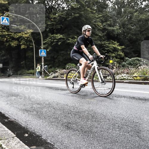 13.09.2026 - Stadtparktriathlon H.Heesch http://msf.ph/oto/10380510 13.09.2026 10:21:10 Radfahren 277, 398 meine-sportfotos.de
