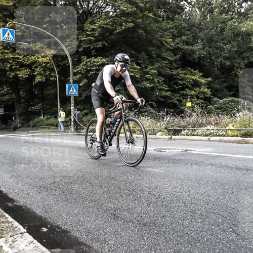 13.09.2026 - Stadtparktriathlon H.Heesch http://msf.ph/oto/10380511 13.09.2026 10:53:31 Radfahren 566 meine-sportfotos.de