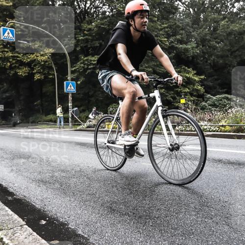13.09.2026 - Stadtparktriathlon H.Heesch http://msf.ph/oto/10380519 13.09.2026 10:21:19 Radfahren 237, 265, 353 meine-sportfotos.de