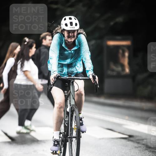 13.09.2026 - Stadtparktriathlon H.Heesch http://msf.ph/oto/10380524 13.09.2026 12:25:34 Radfahren 978, 1162 meine-sportfotos.de
