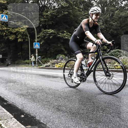 13.09.2026 - Stadtparktriathlon H.Heesch http://msf.ph/oto/10380525 13.09.2026 10:21:21 Radfahren 237, 265, 331, 353, 358, 392 meine-sportfotos.de