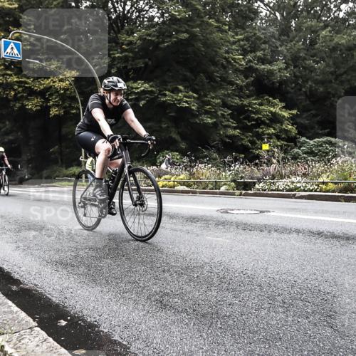 13.09.2026 - Stadtparktriathlon H.Heesch http://msf.ph/oto/10380532 13.09.2026 10:21:22 Radfahren 265, 331, 353, 358, 392 meine-sportfotos.de