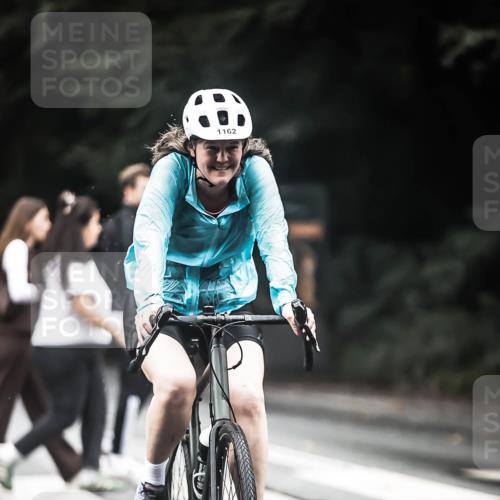 13.09.2026 - Stadtparktriathlon H.Heesch http://msf.ph/oto/10380542 13.09.2026 12:25:34 Radfahren 978, 1162 meine-sportfotos.de