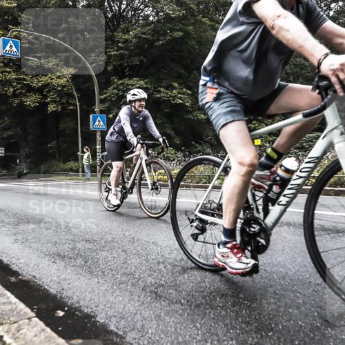 13.09.2026 - Stadtparktriathlon H.Heesch http://msf.ph/oto/10380543 13.09.2026 10:21:24 Radfahren 265, 331, 353, 358, 363, 392 meine-sportfotos.de