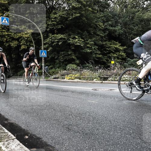 13.09.2026 - Stadtparktriathlon H.Heesch http://msf.ph/oto/10380544 13.09.2026 10:53:45 Radfahren 433, 434, 439, 460, 487, 494 meine-sportfotos.de
