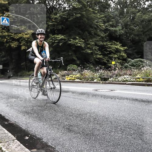 13.09.2026 - Stadtparktriathlon H.Heesch http://msf.ph/oto/10380549 13.09.2026 10:21:26 Radfahren 296, 331, 358, 363, 392, 413 meine-sportfotos.de