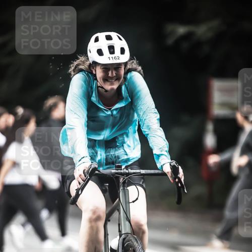 13.09.2026 - Stadtparktriathlon H.Heesch http://msf.ph/oto/10380553 13.09.2026 12:25:34 Radfahren 978, 1162 meine-sportfotos.de