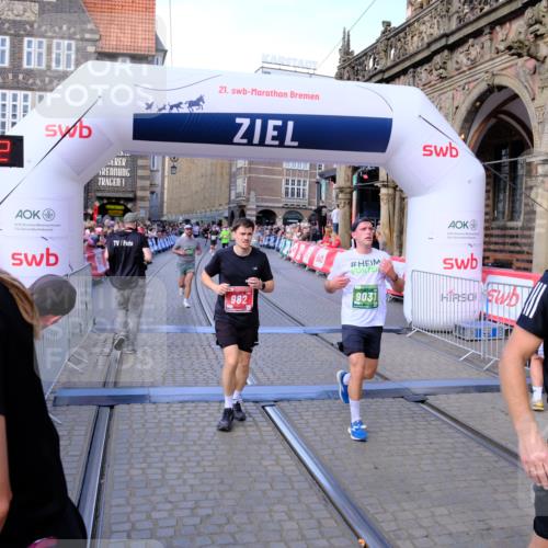 13.09.2026 - 21. swb-Marathon Bremen Tim E. http://msf.ph/oto/10380556 13.09.2026 13:16:41 Ziel 740, 755, 792, 1076, 1162, 1605, 2604, 5554, 5963, 6721, 7053, 7603, 7801, 8171, 8288, 8398, 9031, 9115 meine-sportfotos.de