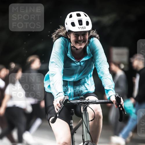 13.09.2026 - Stadtparktriathlon H.Heesch http://msf.ph/oto/10380560 13.09.2026 12:25:35 Radfahren 978, 1162 meine-sportfotos.de