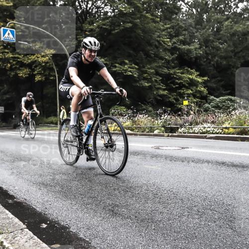 13.09.2026 - Stadtparktriathlon H.Heesch http://msf.ph/oto/10380571 13.09.2026 10:21:30 Radfahren 220, 268, 294, 296, 326, 413 meine-sportfotos.de