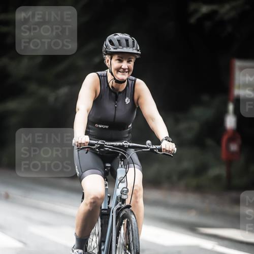 13.09.2026 - Stadtparktriathlon H.Heesch http://msf.ph/oto/10380587 13.09.2026 12:25:46 Radfahren 951, 974, 981, 1097 meine-sportfotos.de