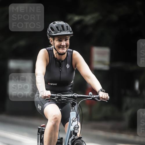 13.09.2026 - Stadtparktriathlon H.Heesch http://msf.ph/oto/10380595 13.09.2026 12:25:47 Radfahren 951, 974, 981, 1097 meine-sportfotos.de