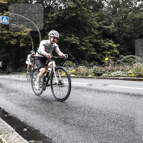13.09.2026 - Stadtparktriathlon H.Heesch http://msf.ph/oto/10380602 13.09.2026 10:21:33 Radfahren 220, 268, 294, 303, 321, 326 meine-sportfotos.de