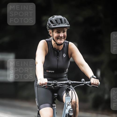 13.09.2026 - Stadtparktriathlon H.Heesch http://msf.ph/oto/10380603 13.09.2026 12:25:47 Radfahren 951, 974, 981, 1097 meine-sportfotos.de