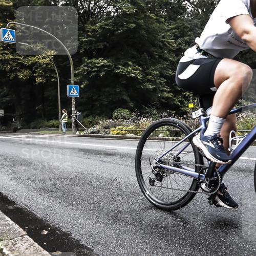 13.09.2026 - Stadtparktriathlon H.Heesch http://msf.ph/oto/10380611 13.09.2026 10:21:34 Radfahren 239, 268, 303, 321, 326, 401 meine-sportfotos.de