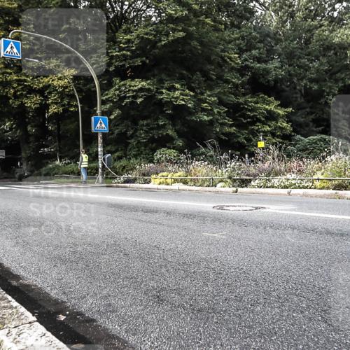 13.09.2026 - Stadtparktriathlon H.Heesch http://msf.ph/oto/10380629 13.09.2026 10:53:56 Radfahren 385, 452 meine-sportfotos.de