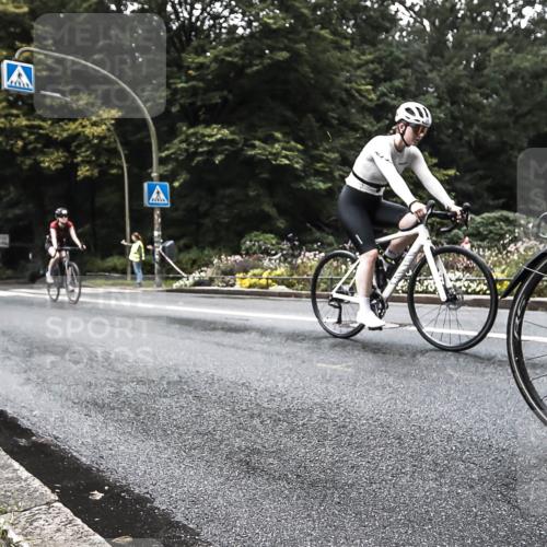 13.09.2026 - Stadtparktriathlon H.Heesch http://msf.ph/oto/10380636 13.09.2026 10:21:44 Radfahren 242, 256, 457, 461 meine-sportfotos.de
