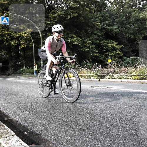13.09.2026 - Stadtparktriathlon H.Heesch http://msf.ph/oto/10380640 13.09.2026 10:53:58 Radfahren 385, 452, 489 meine-sportfotos.de