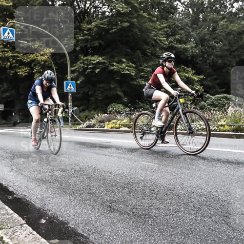 13.09.2026 - Stadtparktriathlon H.Heesch http://msf.ph/oto/10380644 13.09.2026 10:21:45 Radfahren 242, 256, 271, 457, 461 meine-sportfotos.de