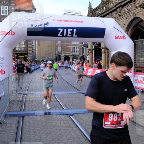 13.09.2026 - 21. swb-Marathon Bremen Tim E. http://msf.ph/oto/10380652 13.09.2026 13:16:43 Ziel 740, 755, 792, 1076, 1162, 1605, 2604, 5554, 5963, 6367, 6721, 7053, 7603, 7801, 8171, 8288, 9031, 9115 meine-sportfotos.de