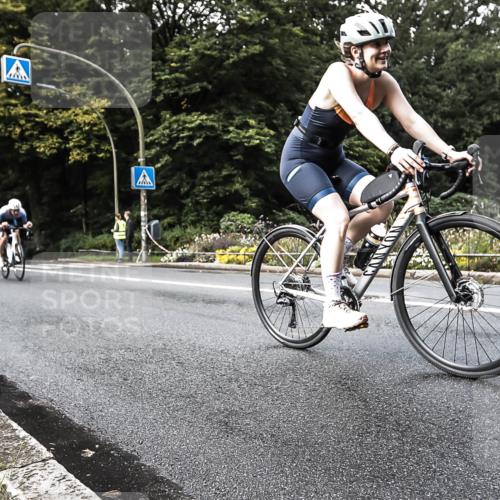 13.09.2026 - Stadtparktriathlon H.Heesch http://msf.ph/oto/10380682 13.09.2026 10:54:13 Radfahren 429, 486 meine-sportfotos.de