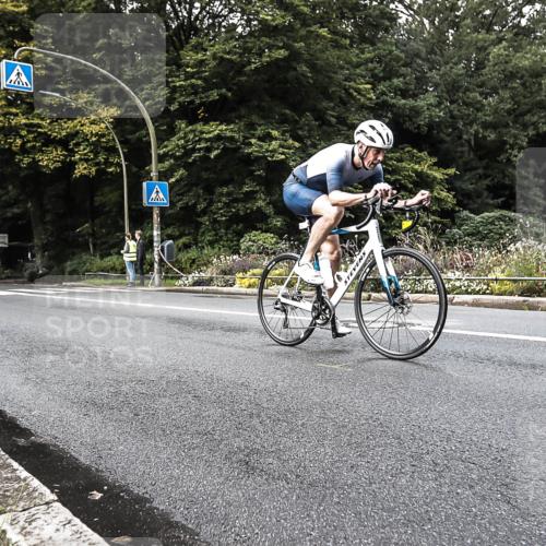 13.09.2026 - Stadtparktriathlon H.Heesch http://msf.ph/oto/10380689 13.09.2026 10:54:13 Radfahren 429, 486 meine-sportfotos.de