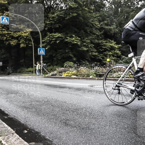 13.09.2026 - Stadtparktriathlon H.Heesch http://msf.ph/oto/10380714 13.09.2026 10:22:20 Radfahren 232, 297, 299 meine-sportfotos.de