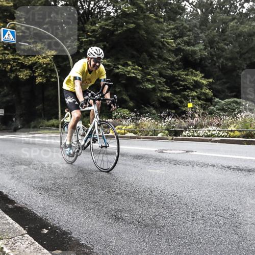 13.09.2026 - Stadtparktriathlon H.Heesch http://msf.ph/oto/10380729 13.09.2026 10:22:23 Radfahren 232, 297, 299, 464 meine-sportfotos.de