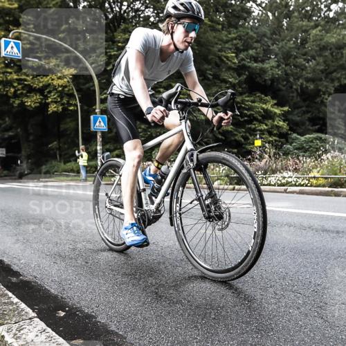13.09.2026 - Stadtparktriathlon H.Heesch http://msf.ph/oto/10380731 13.09.2026 10:54:32 Radfahren 571 meine-sportfotos.de