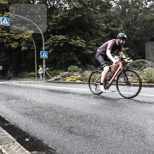 13.09.2026 - Stadtparktriathlon H.Heesch http://msf.ph/oto/10380744 13.09.2026 10:22:32 Radfahren 246, 327 meine-sportfotos.de
