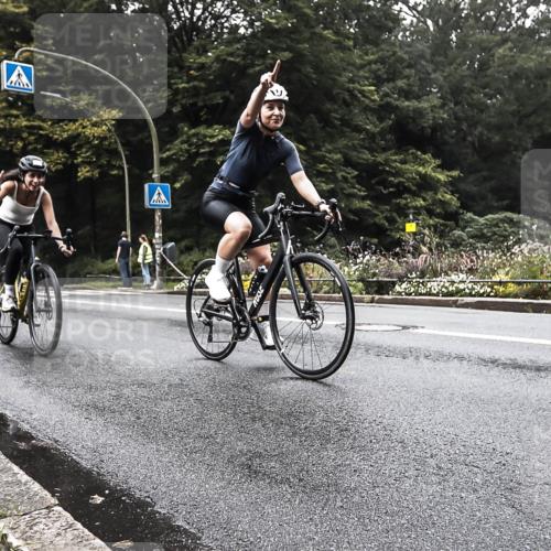 13.09.2026 - Stadtparktriathlon H.Heesch http://msf.ph/oto/10380767 13.09.2026 10:22:42 Radfahren 285, 319, 375, 408, 435 meine-sportfotos.de