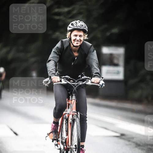 13.09.2026 - Stadtparktriathlon H.Heesch http://msf.ph/oto/10380769 13.09.2026 12:26:10 Radfahren 1043, 1045, 1086, 1096, 1099, 1115 meine-sportfotos.de