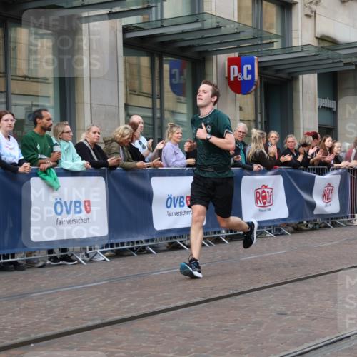 13.09.2026 - 21. swb-Marathon Bremen Strokosch-Dieckow http://msf.ph/oto/10380774 13.09.2026 12:43:54 Ziel 798, 1313, 1490, 2044, 6507, 1567, 5212 meine-sportfotos.de