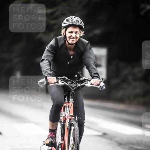 13.09.2026 - Stadtparktriathlon H.Heesch http://msf.ph/oto/10380776 13.09.2026 12:26:10 Radfahren 1043, 1045, 1086, 1096, 1099, 1115 meine-sportfotos.de