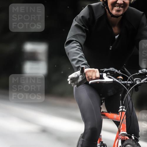 13.09.2026 - Stadtparktriathlon H.Heesch http://msf.ph/oto/10380795 13.09.2026 12:26:11 Radfahren 987, 1008, 1043, 1045, 1086, 1096, 1099, 1115 meine-sportfotos.de