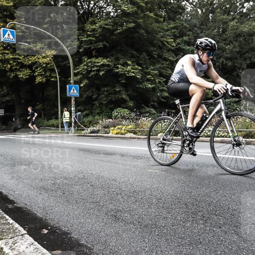 13.09.2026 - Stadtparktriathlon H.Heesch http://msf.ph/oto/10380803 13.09.2026 10:55:03 Radfahren 372, 381, 432, 473, 520, 557, 572, 666 meine-sportfotos.de