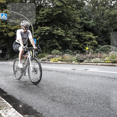 13.09.2026 - Stadtparktriathlon H.Heesch http://msf.ph/oto/10380818 13.09.2026 10:55:20 Radfahren 377, 410 meine-sportfotos.de