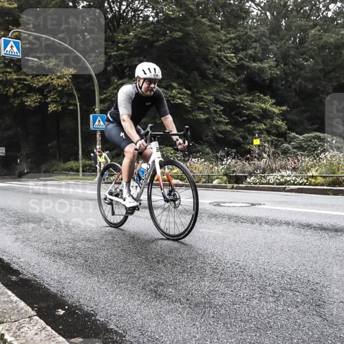 13.09.2026 - Stadtparktriathlon H.Heesch http://msf.ph/oto/10380828 13.09.2026 10:23:13 Radfahren 216, 219 meine-sportfotos.de