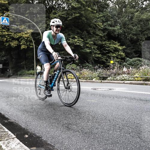 13.09.2026 - Stadtparktriathlon H.Heesch http://msf.ph/oto/10380844 13.09.2026 10:55:31 Radfahren 358, 370, 392, 546, 672 meine-sportfotos.de